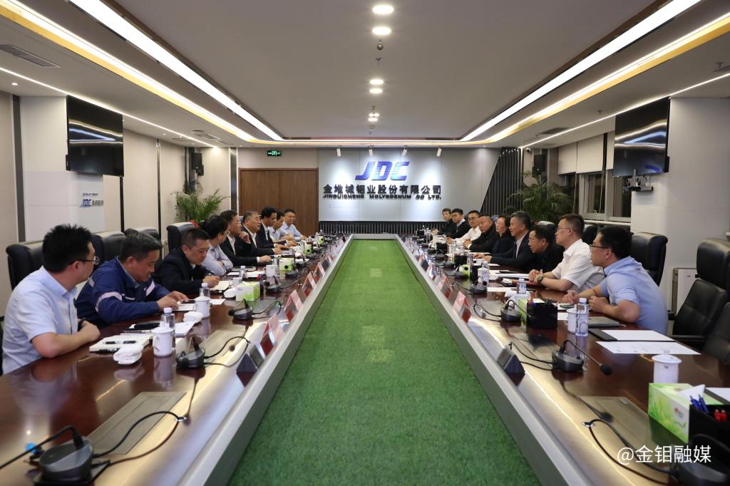 20241008-西安高新区党工委副书记、管委会主任陈辉一行到ty8天游平台登录股份调研座谈 (2).jpg